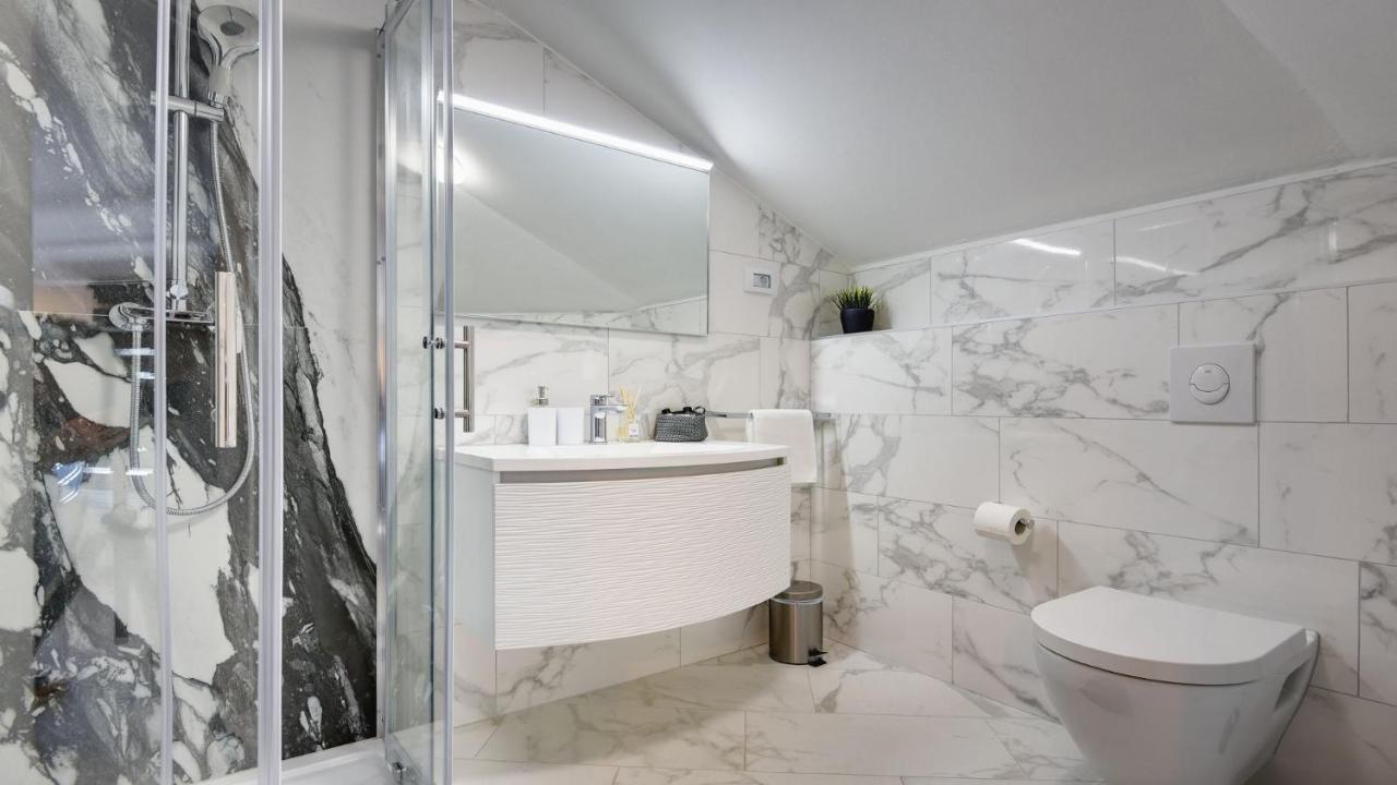 Exclusive Pula City Apartments Esterno foto