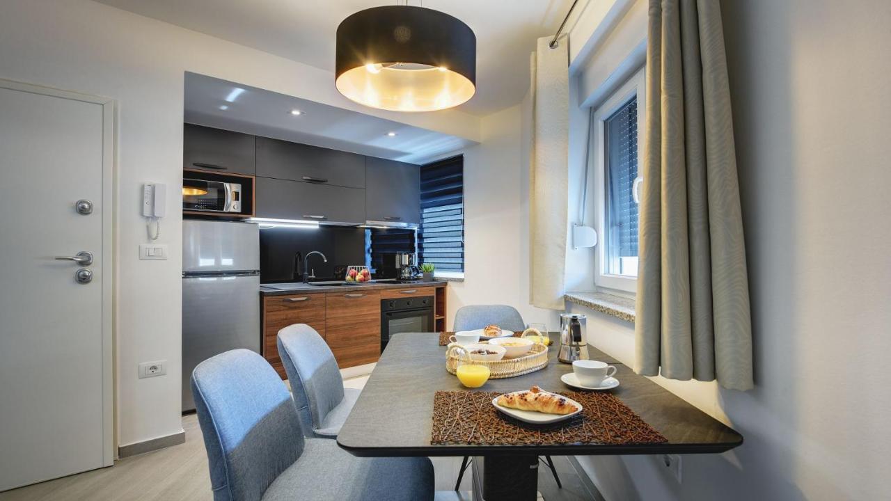 Exclusive Pula City Apartments Esterno foto
