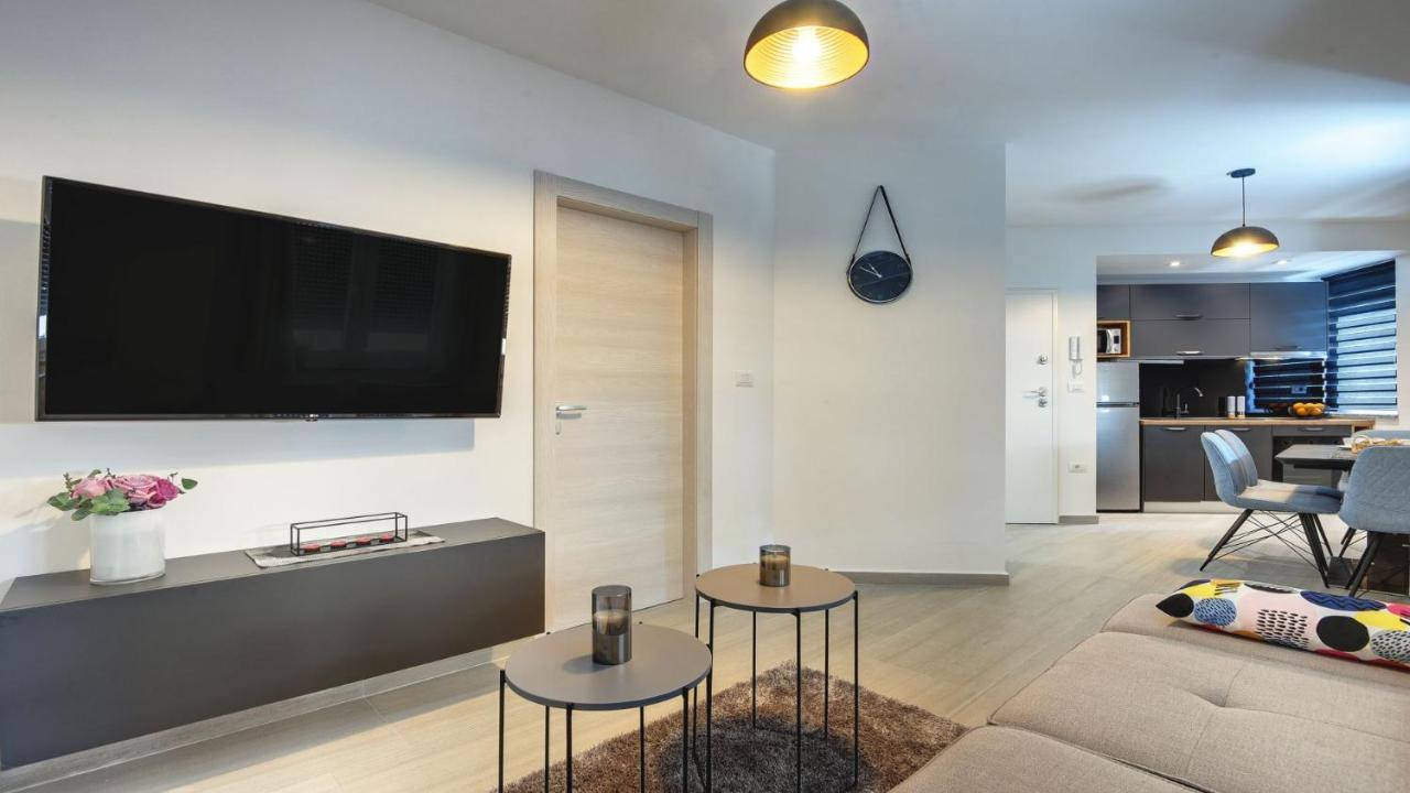 Exclusive Pula City Apartments Esterno foto