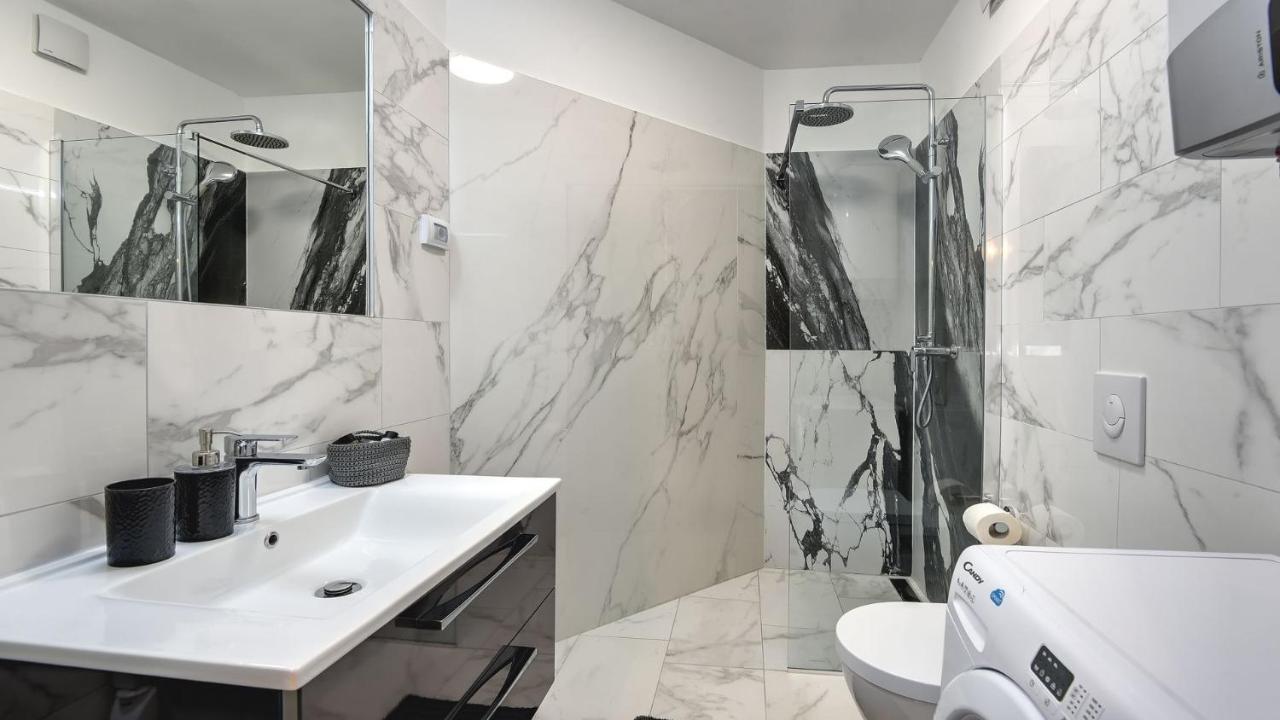 Exclusive Pula City Apartments Esterno foto