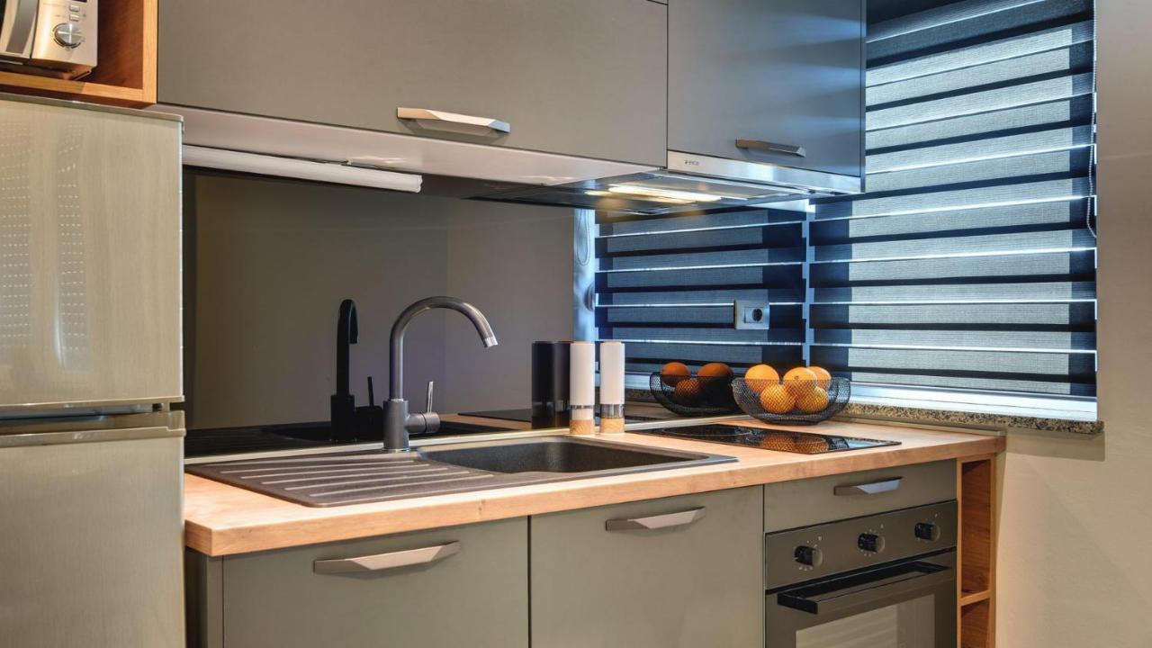 Exclusive Pula City Apartments Esterno foto