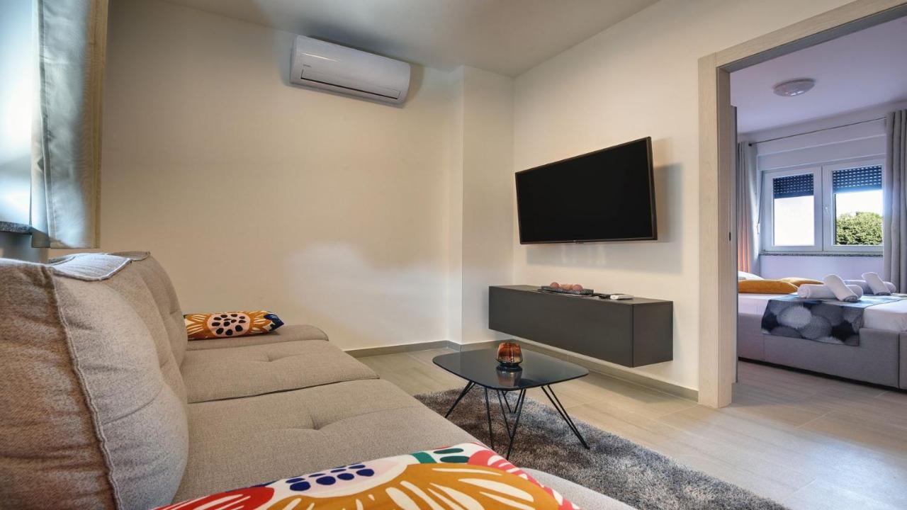 Exclusive Pula City Apartments Esterno foto