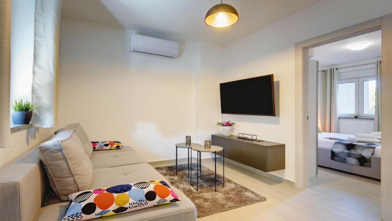 Exclusive Pula City Apartments Esterno foto