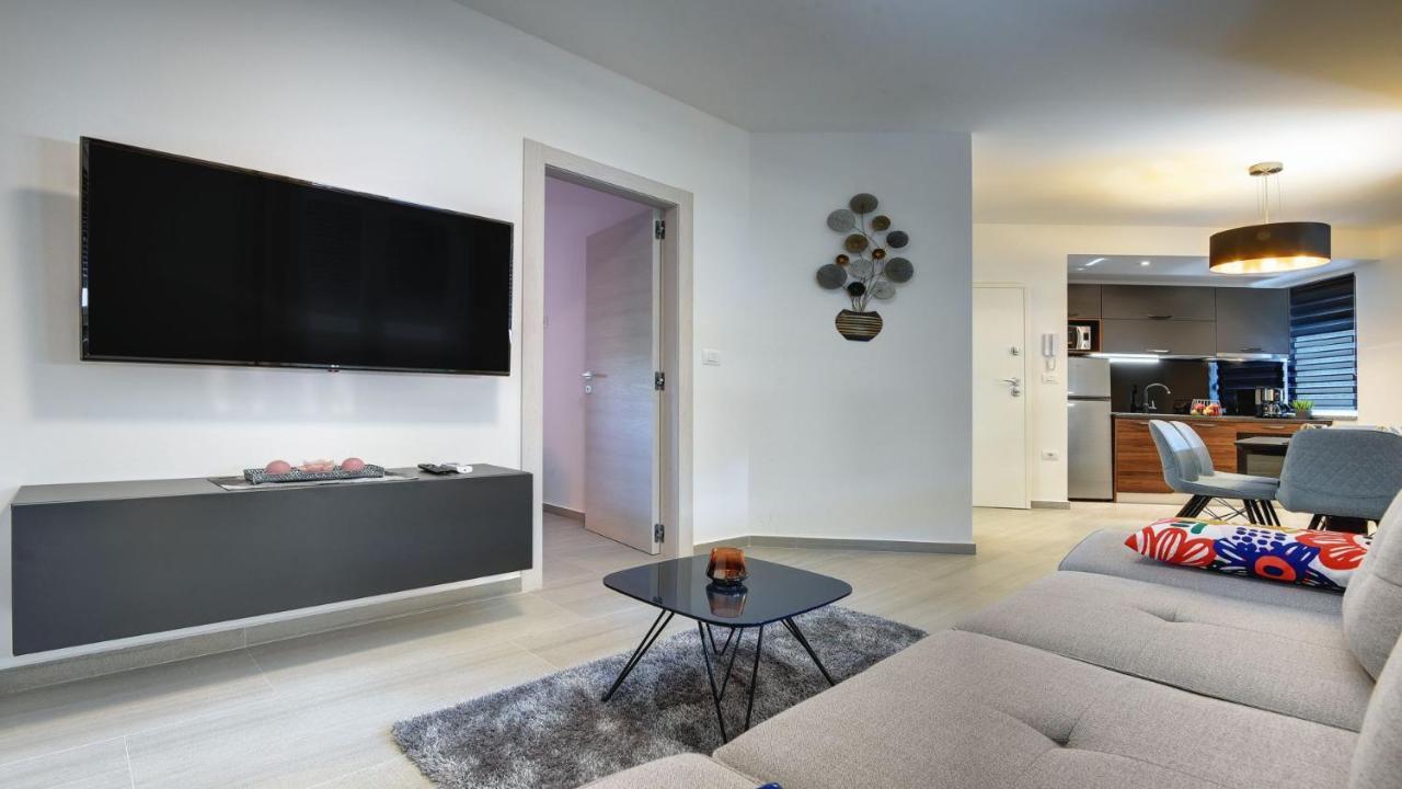 Exclusive Pula City Apartments Esterno foto