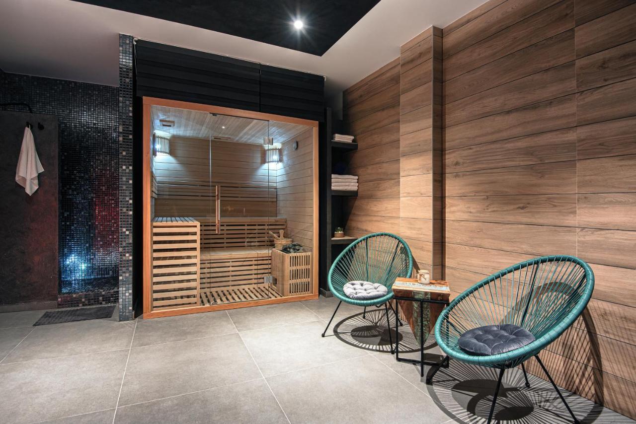 Exclusive Pula City Apartments Esterno foto